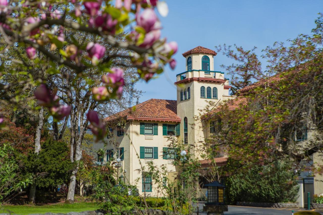 Columbia Gorge Hotel & Spa Hood River Exterior photo